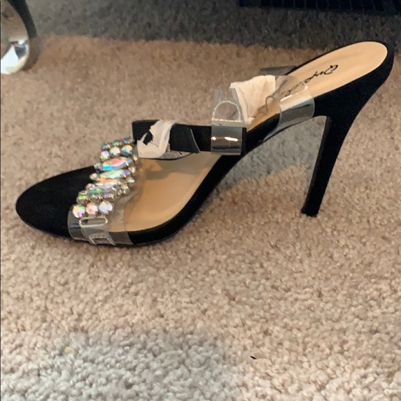 Brand new heels - Picture 2 of 4